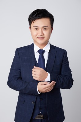 靠谱忠哥（张忠）